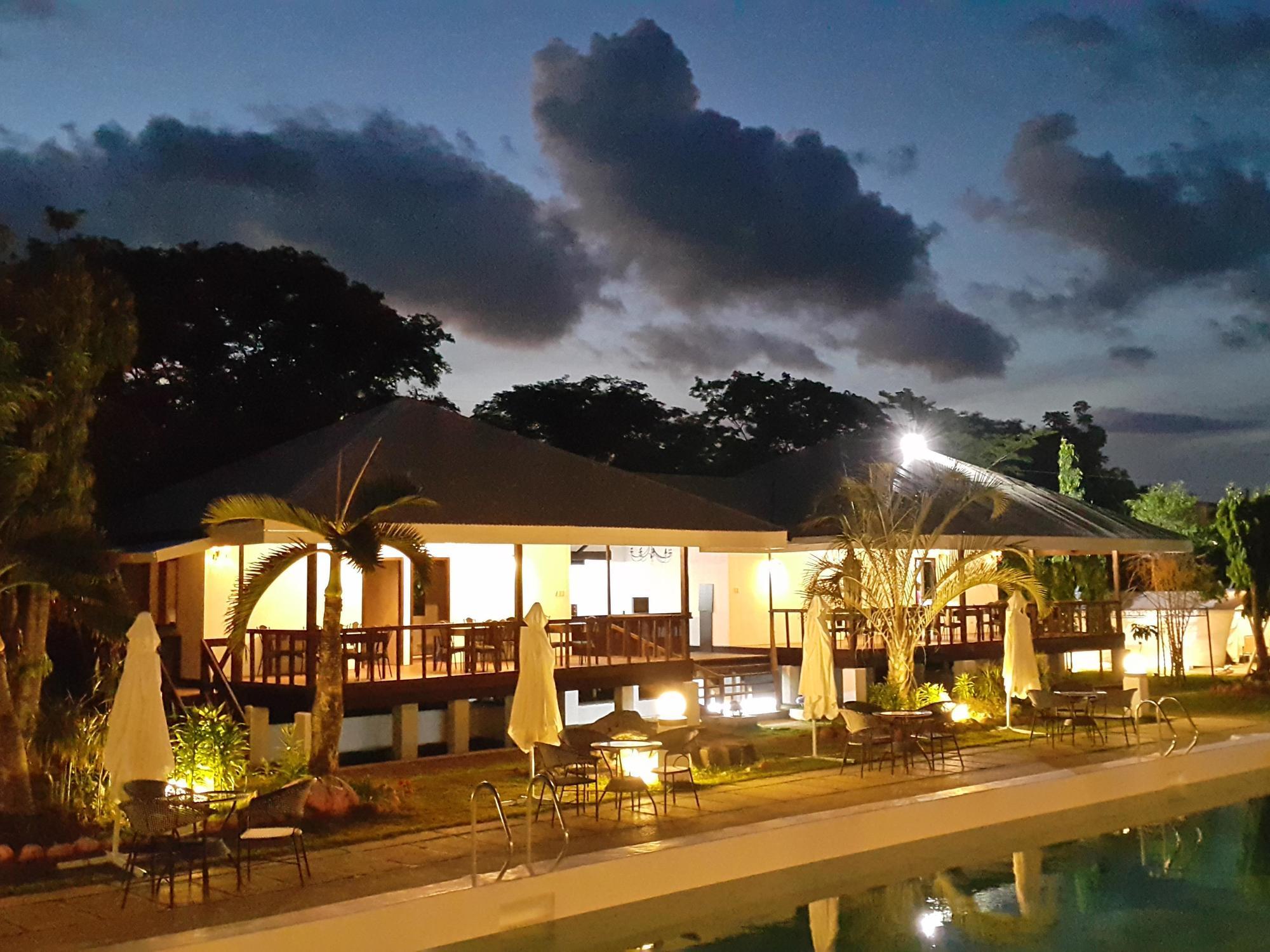Blue Hotel And Resort Calamba  Ngoại thất bức ảnh