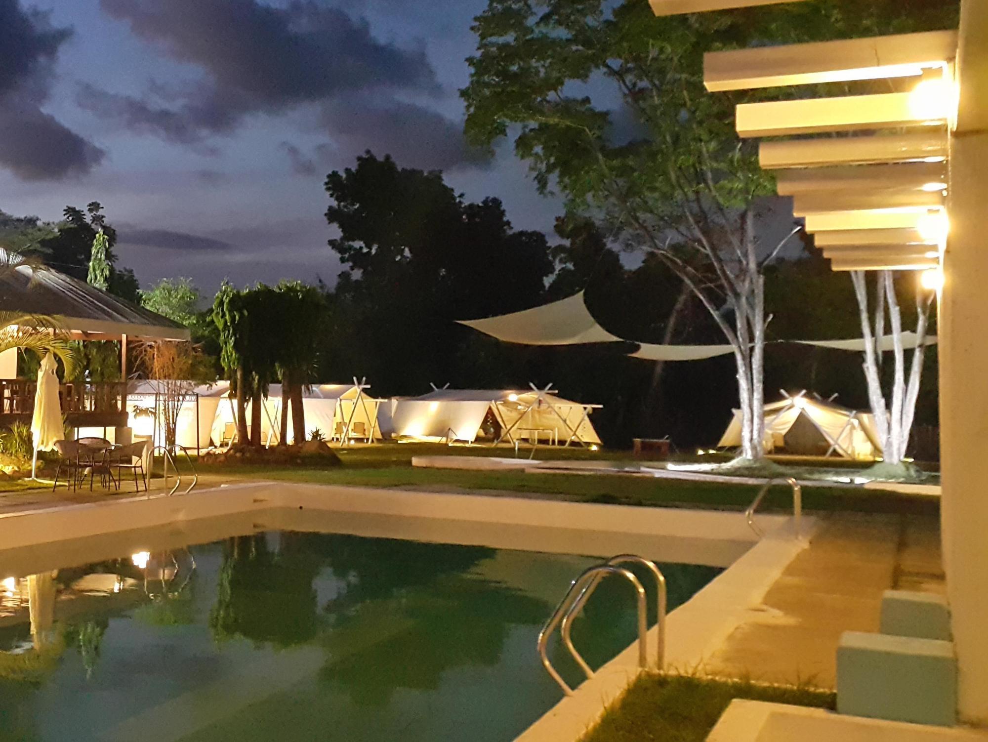 Blue Hotel And Resort Calamba  Ngoại thất bức ảnh